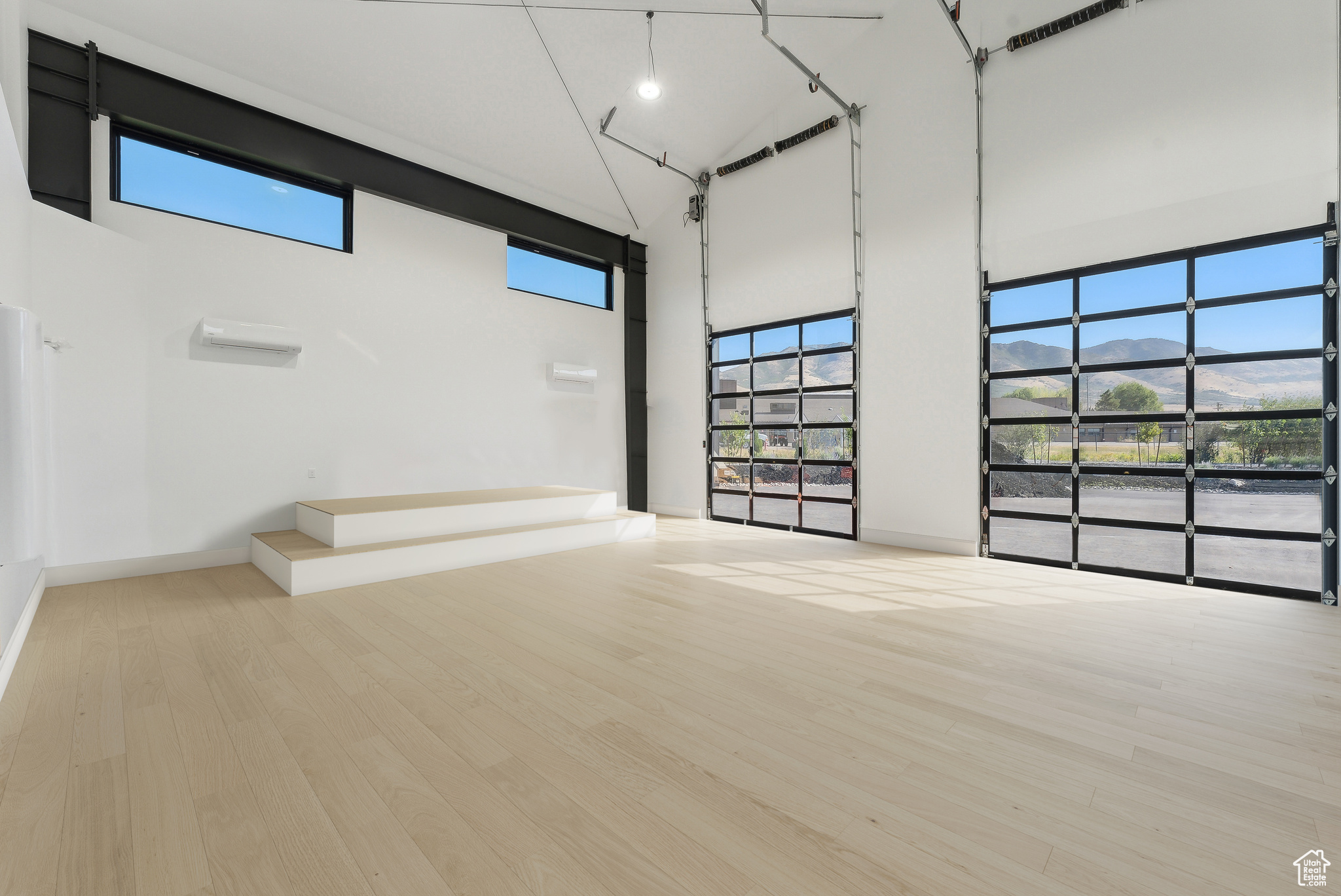 CLARK - Commercial Lease