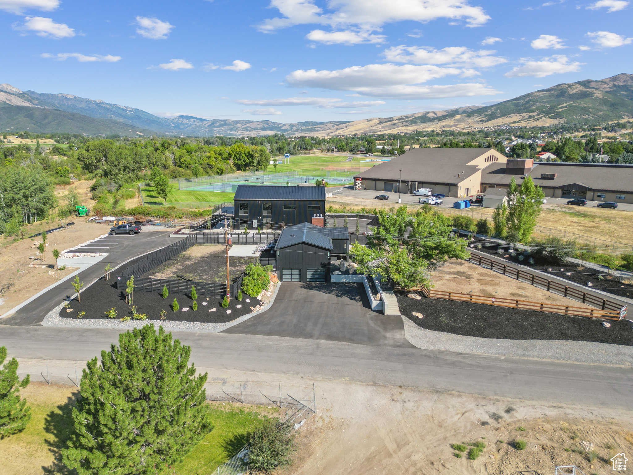 CLARK - Commercial Lease