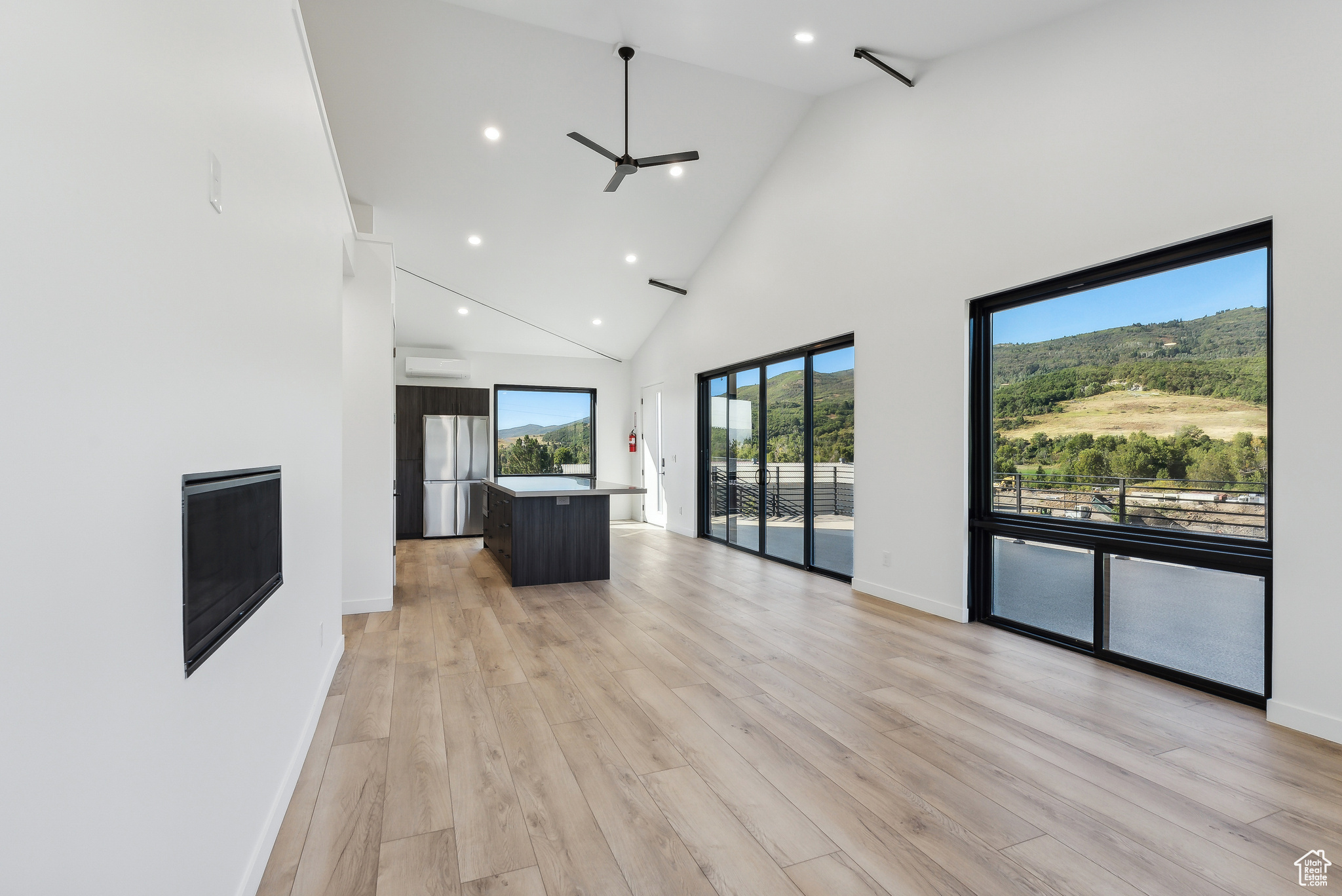 CLARK - Commercial Lease