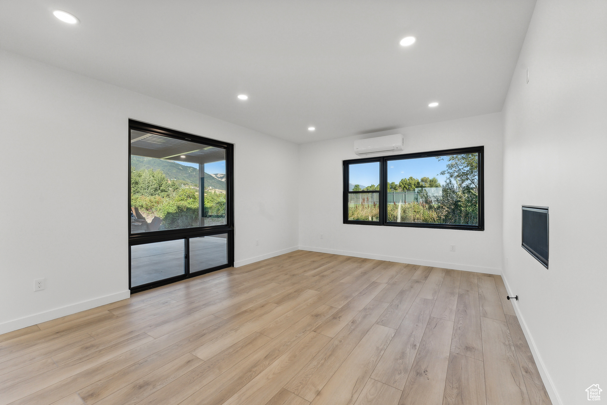 CLARK - Commercial Lease