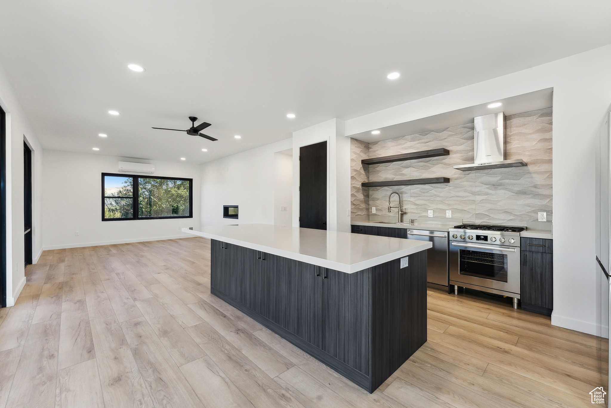 CLARK - Commercial Lease