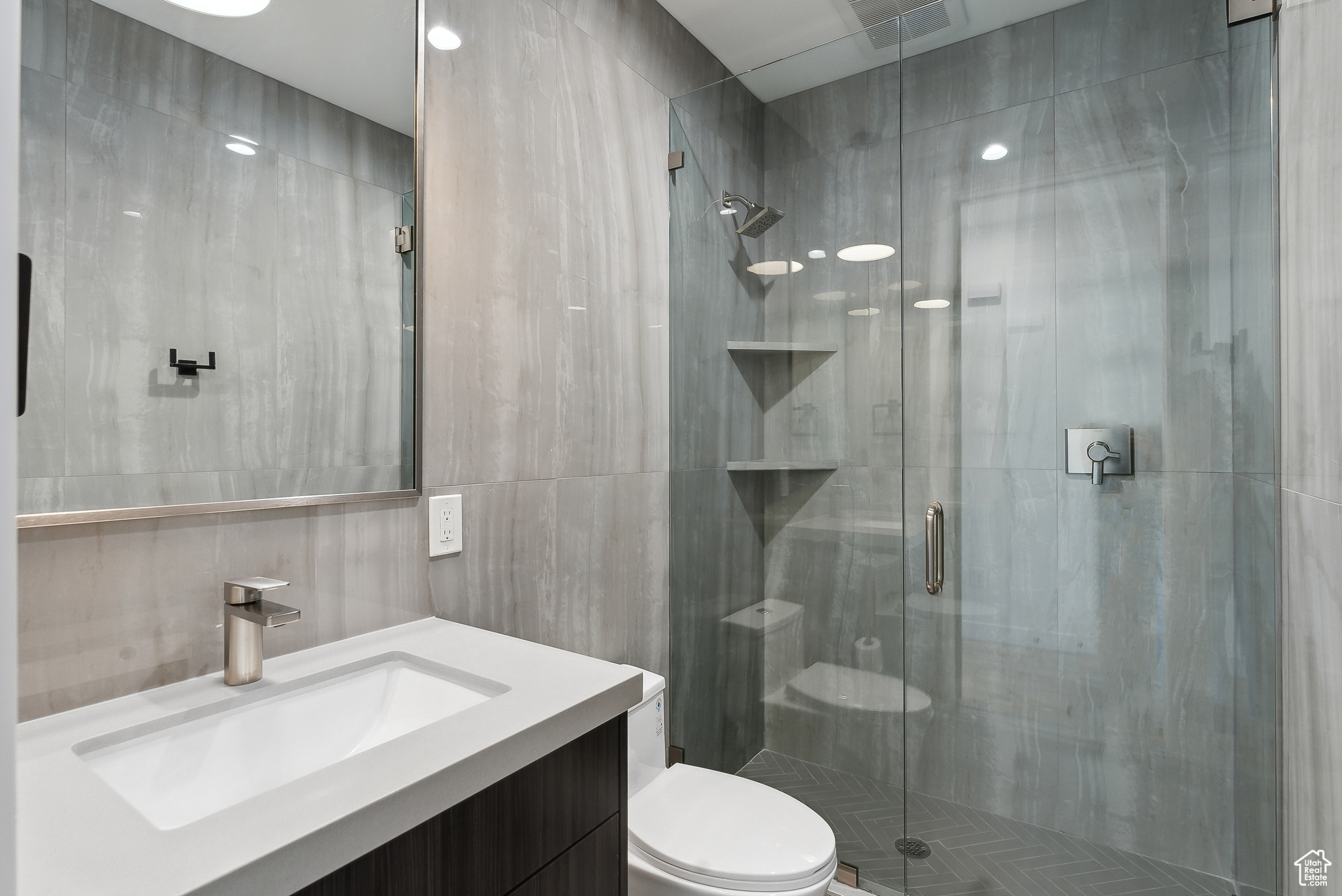 CLARK - Commercial Lease