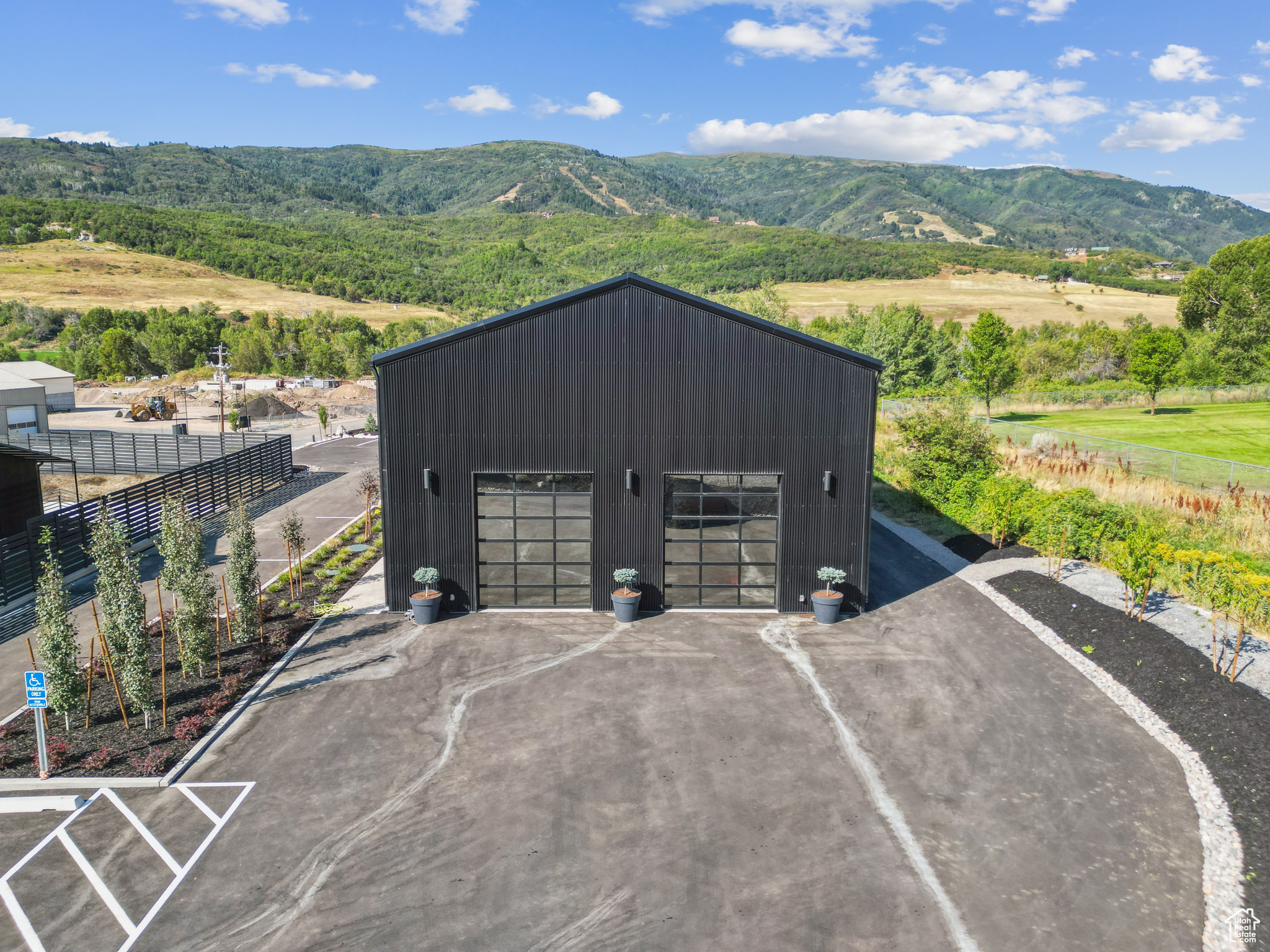 CLARK - Commercial Lease