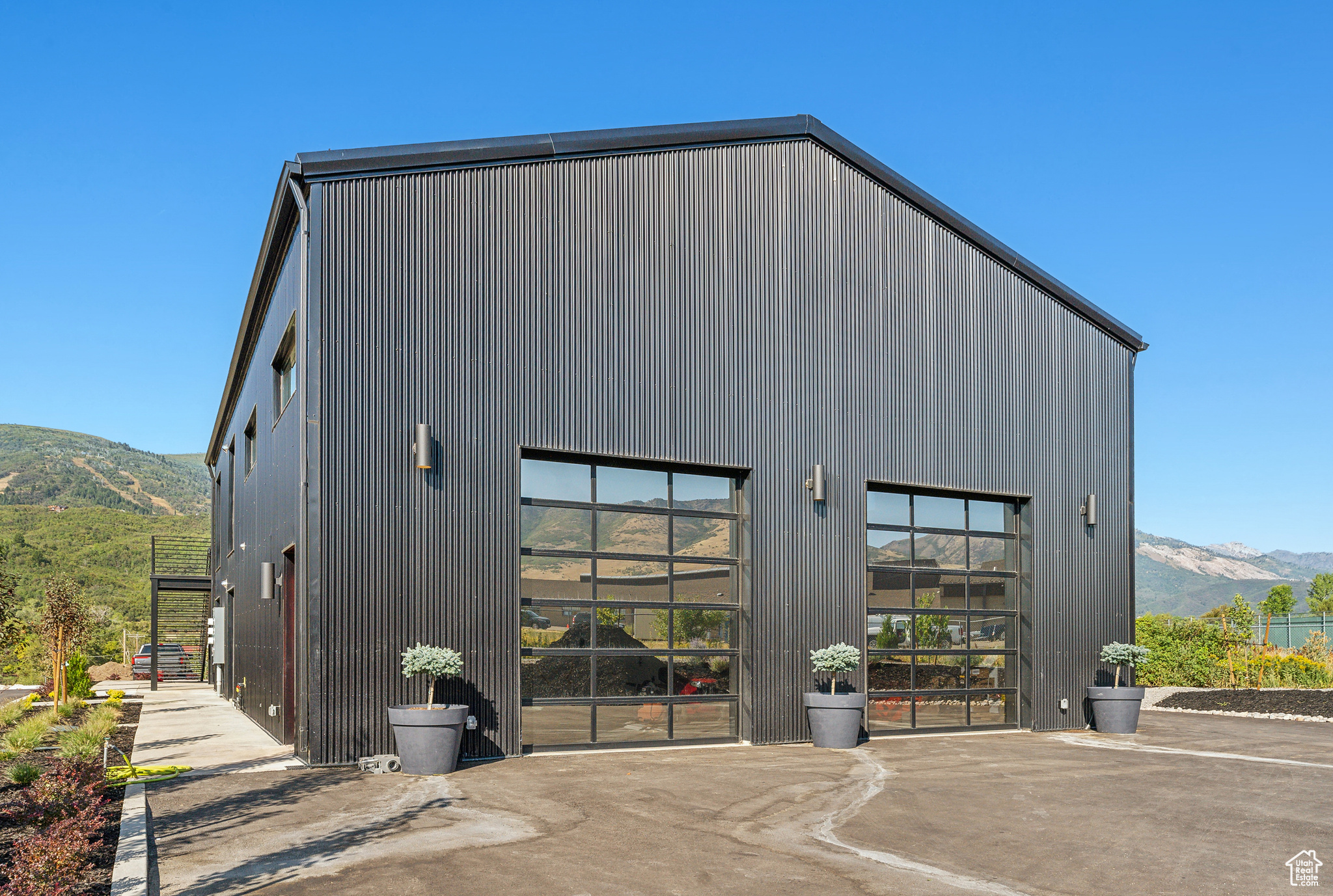 CLARK - Commercial Lease