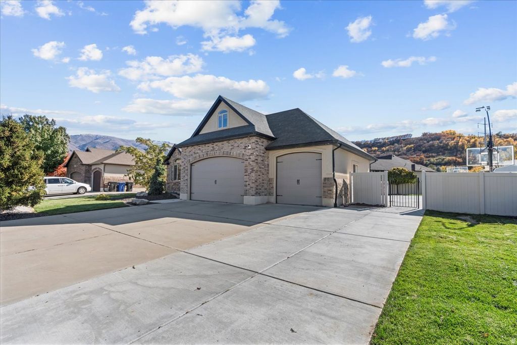 Photo of 1437 E 7425 S, South Weber, UT 84405 (MLS # 2120764)