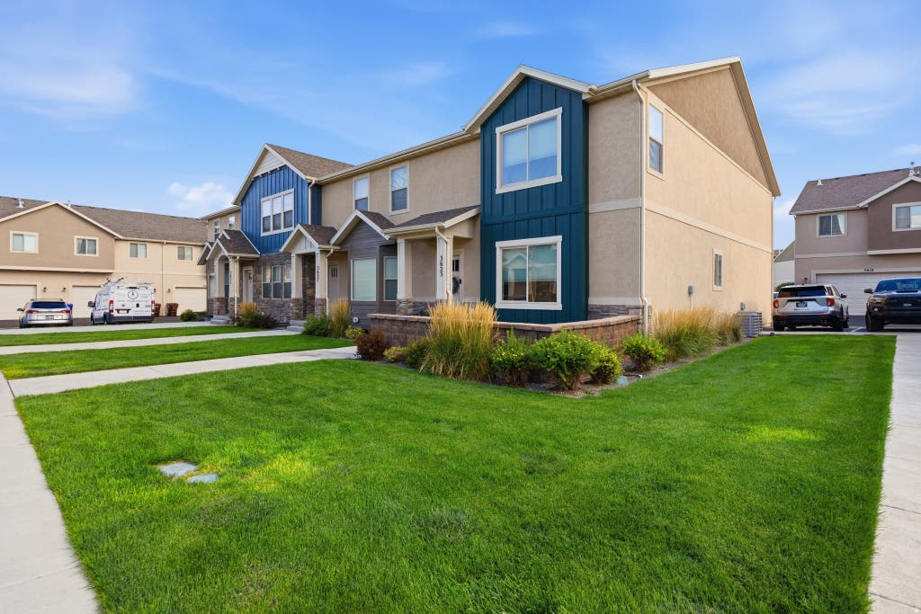 Photo of 3623 E SAPPHIRE LN, Eagle Mountain, UT 84005 (MLS # 2180573)