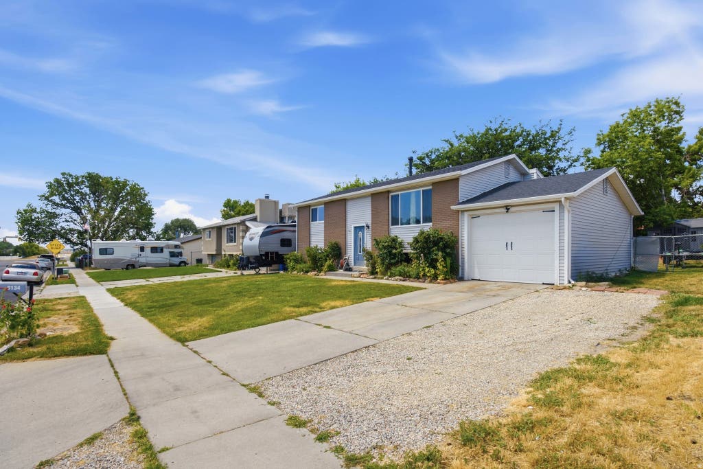 Photo of 6134 S MISTY WAY W, Salt Lake City, UT 84118 (MLS # 2169316)