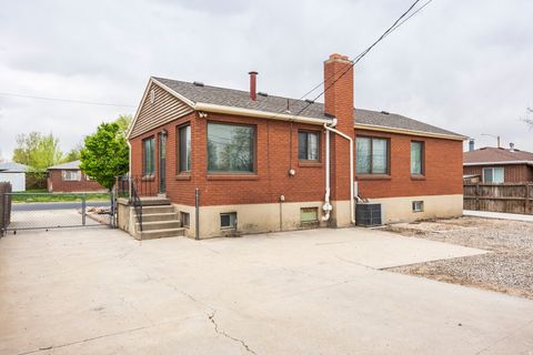 Tiny photo for 138 W 5818 S, Murray, UT 84107 (MLS # 2147205)