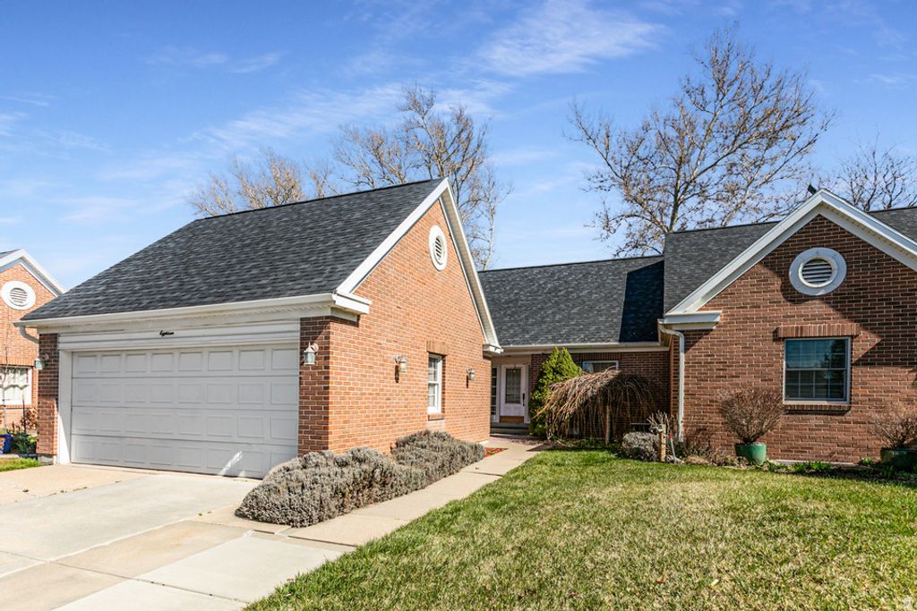 Photo of 150 E 600 N #18, Kaysville, UT 84037 (MLS # 2143007)