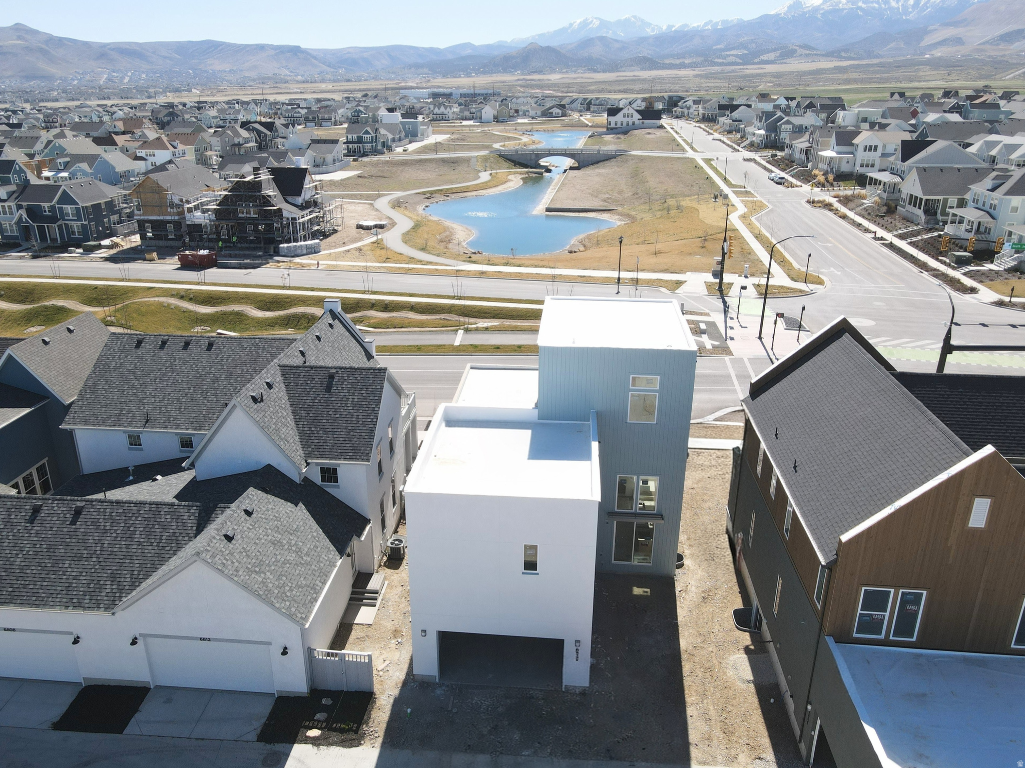 DAYBREAK - Residential