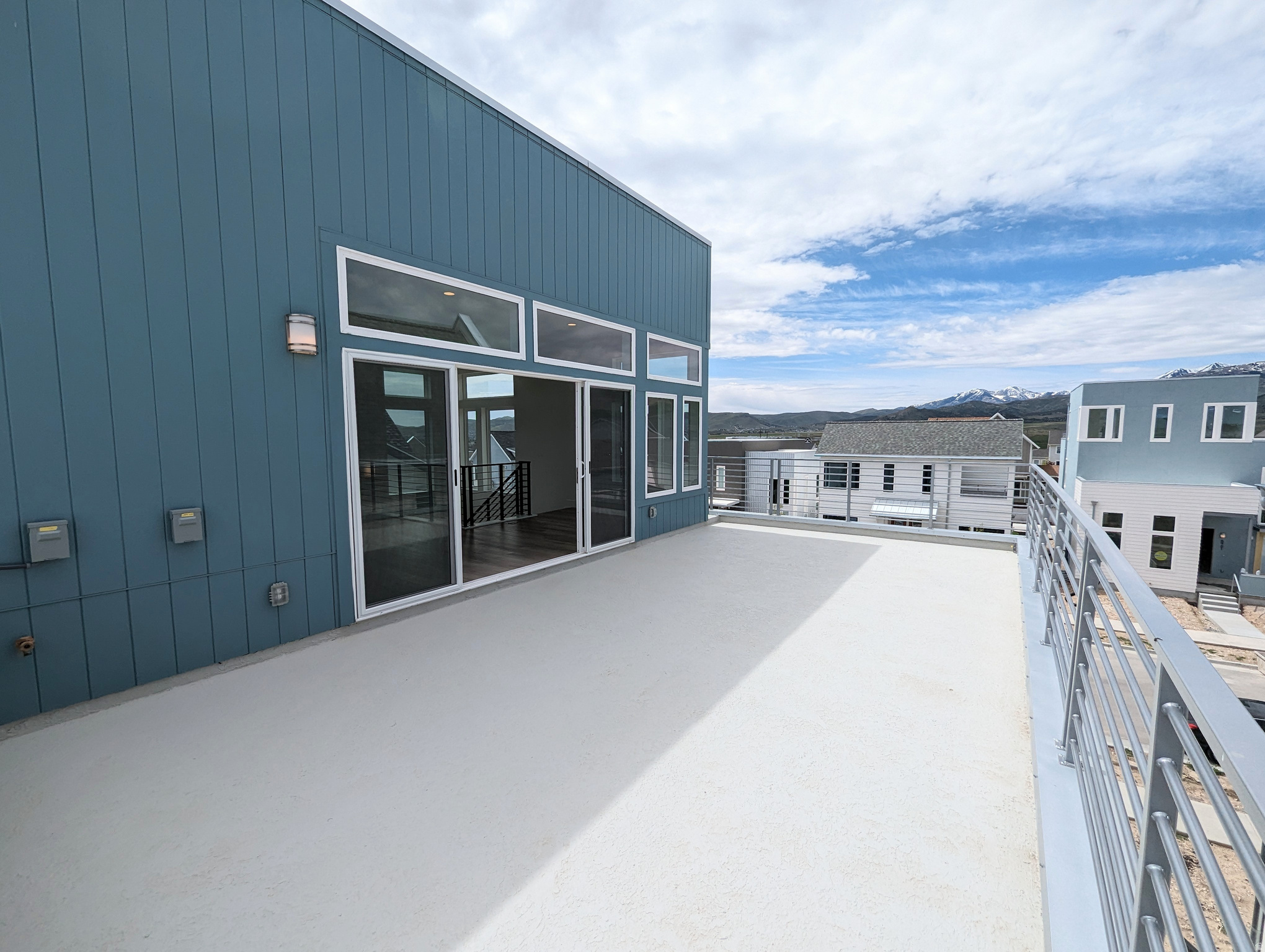 DAYBREAK - Residential