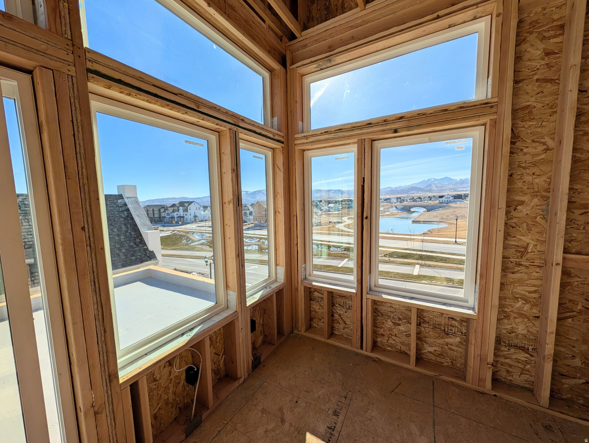 DAYBREAK - Residential