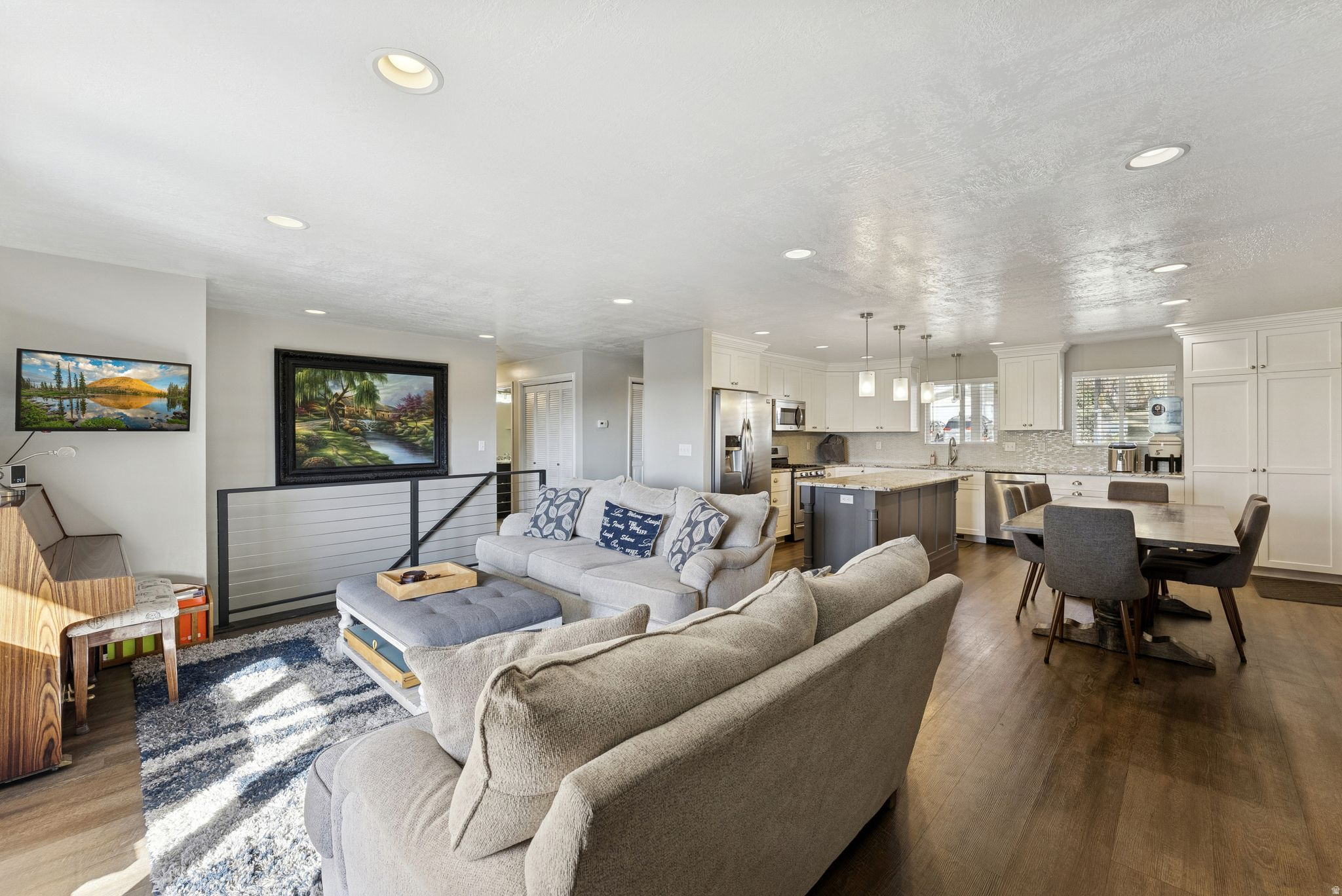 ELLIS PARK - Residential