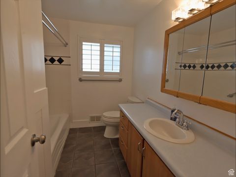 Tiny photo for 2382 N 770 W, Clinton, UT 84015 (MLS # 2119798)