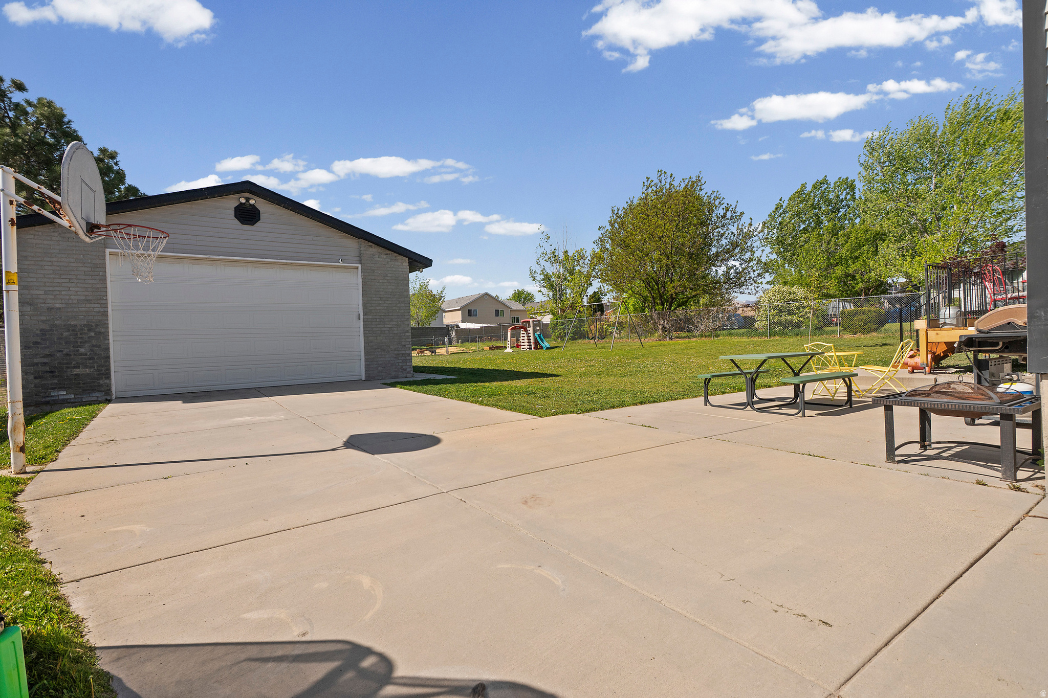 SPRINGBROOK ESTATES - Residential