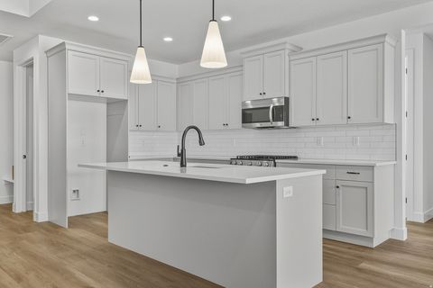 Tiny photo for 3129 S 4850 W, Hurricane, UT 84737 (MLS # 2125879)