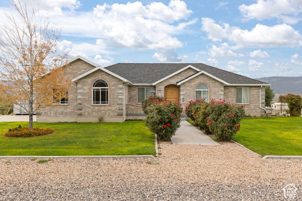 305 N CENTER ST, MORONI, UT 84646 - Image aaa5bc09c191d05b417fce7e25ea3bef/706252053