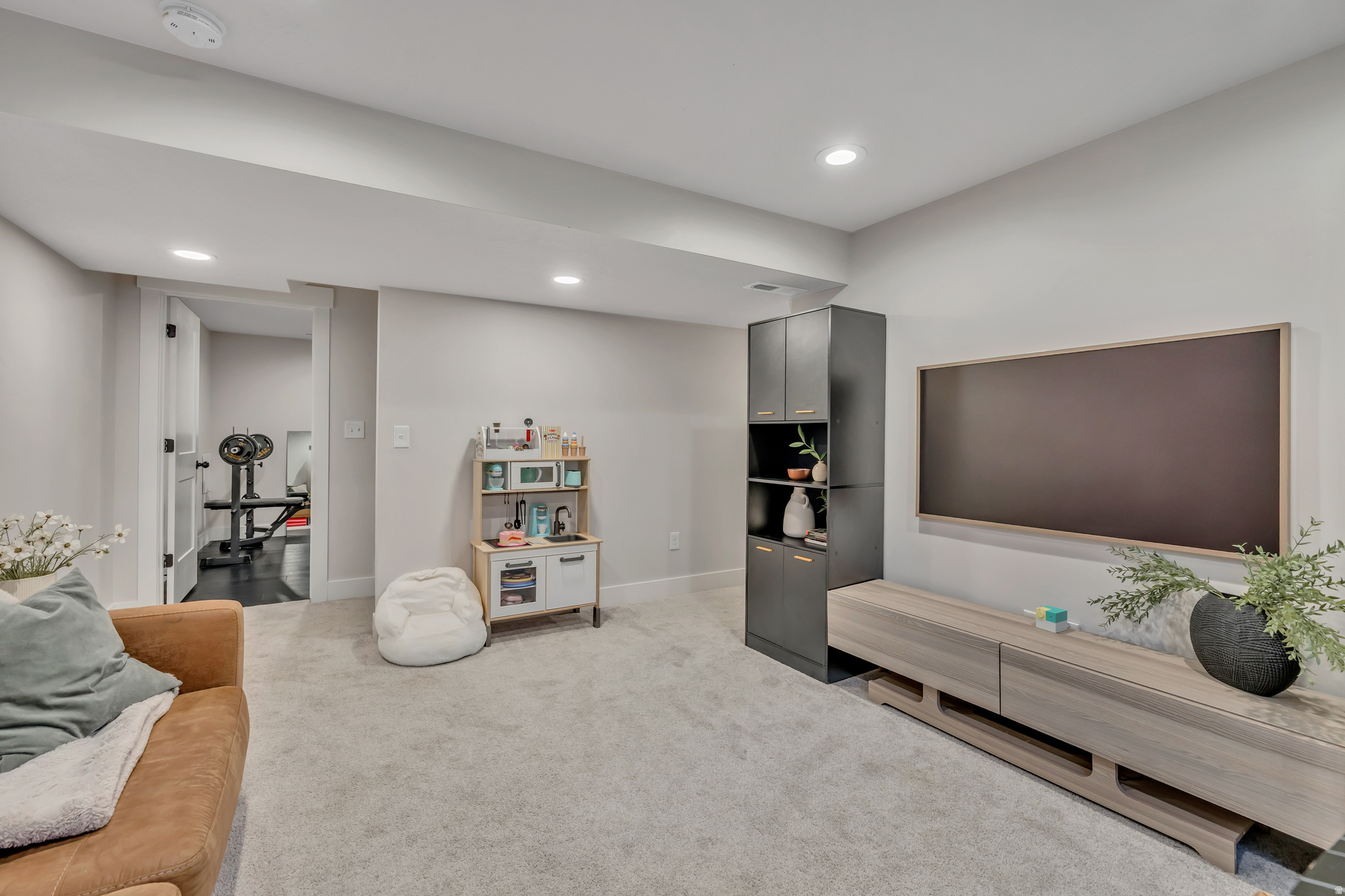 NORTHRIDGE - Residential