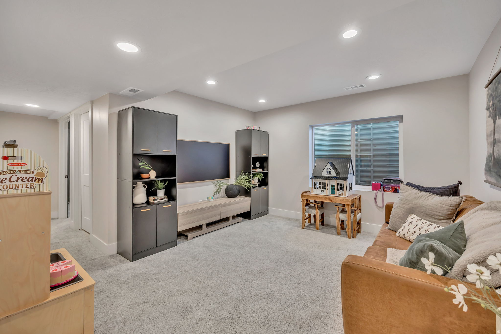 NORTHRIDGE - Residential