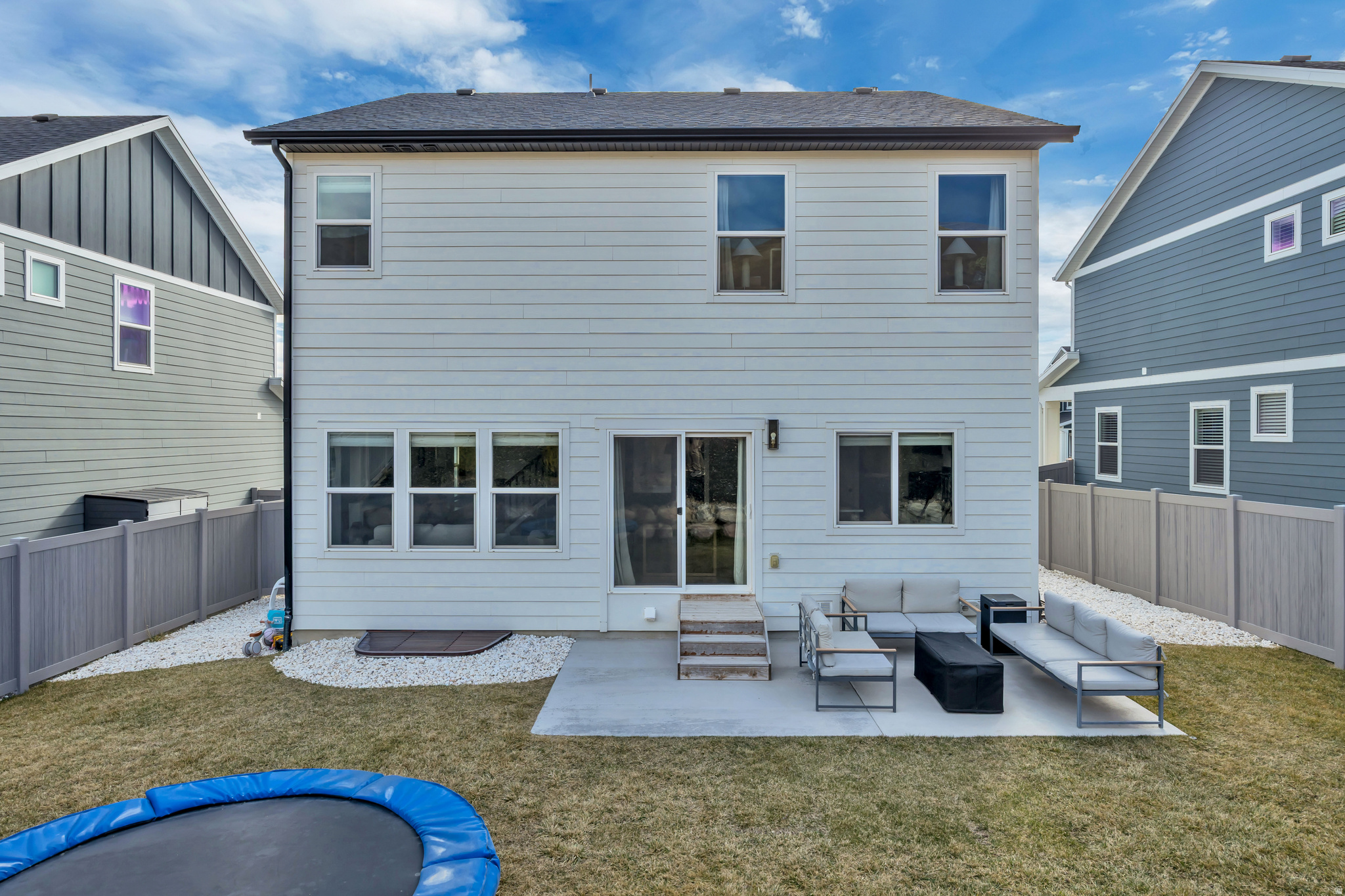 NORTHRIDGE - Residential