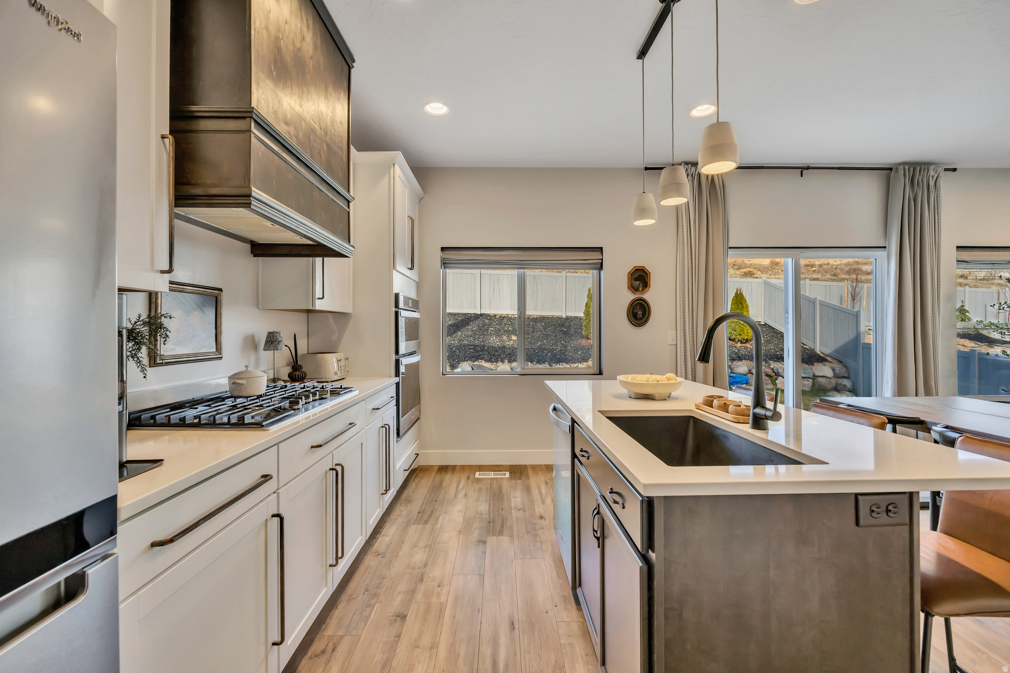 NORTHRIDGE - Residential