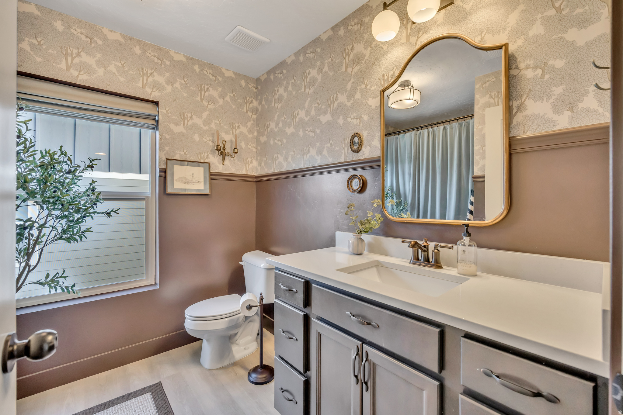 NORTHRIDGE - Residential