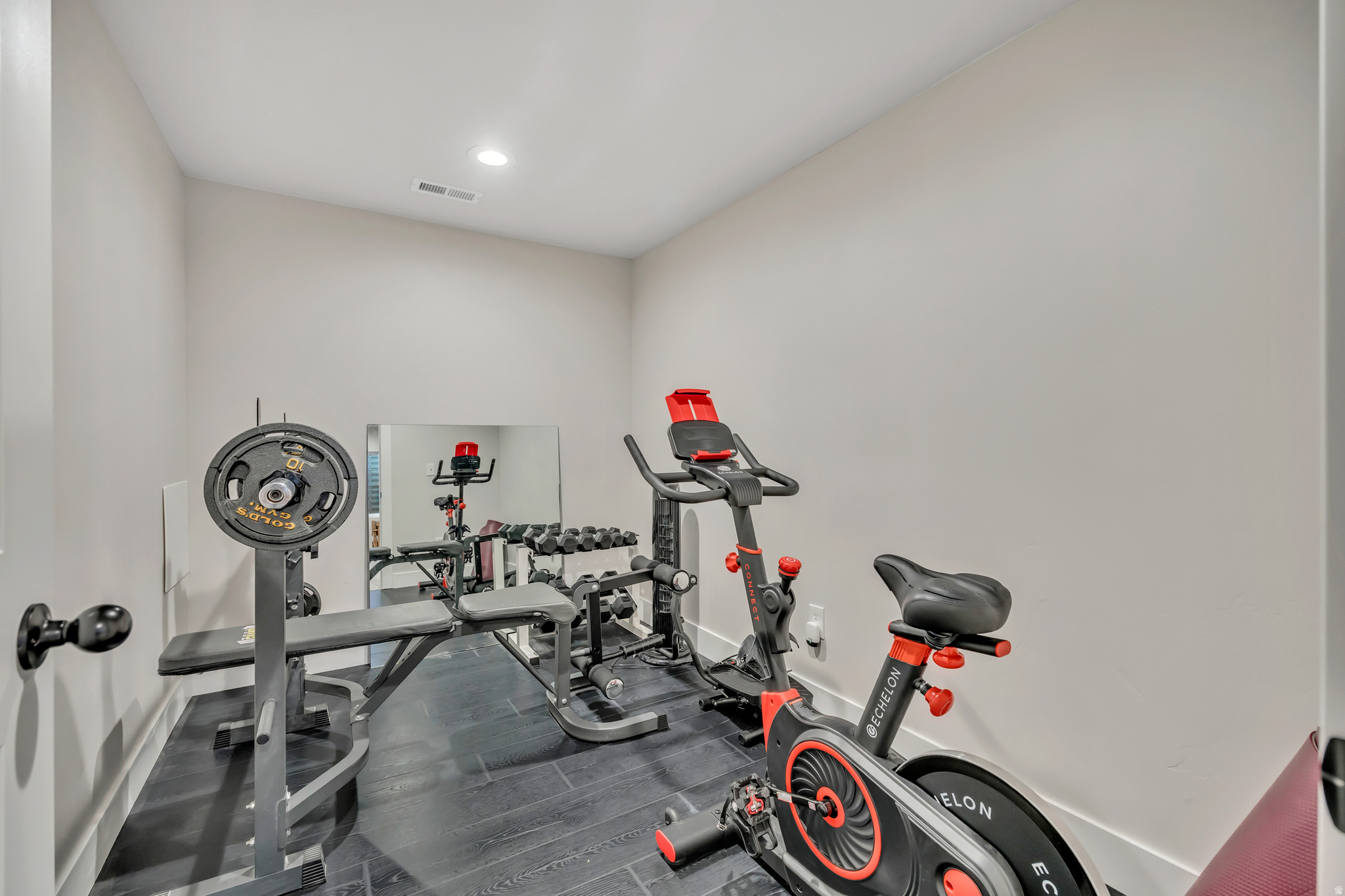 NORTHRIDGE - Residential