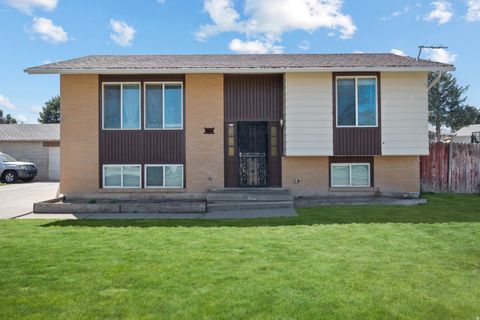 Photo of 5353 W PEGGY LN, West Valley City, UT 84120 (MLS # 2145337)