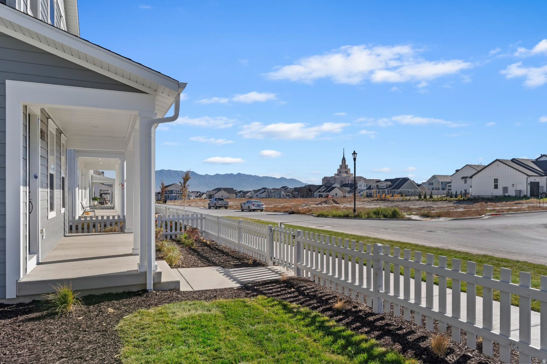 BEACON POINTE - Residential