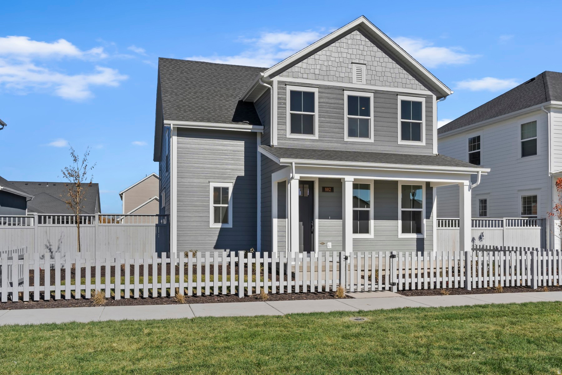 BEACON POINTE - Residential