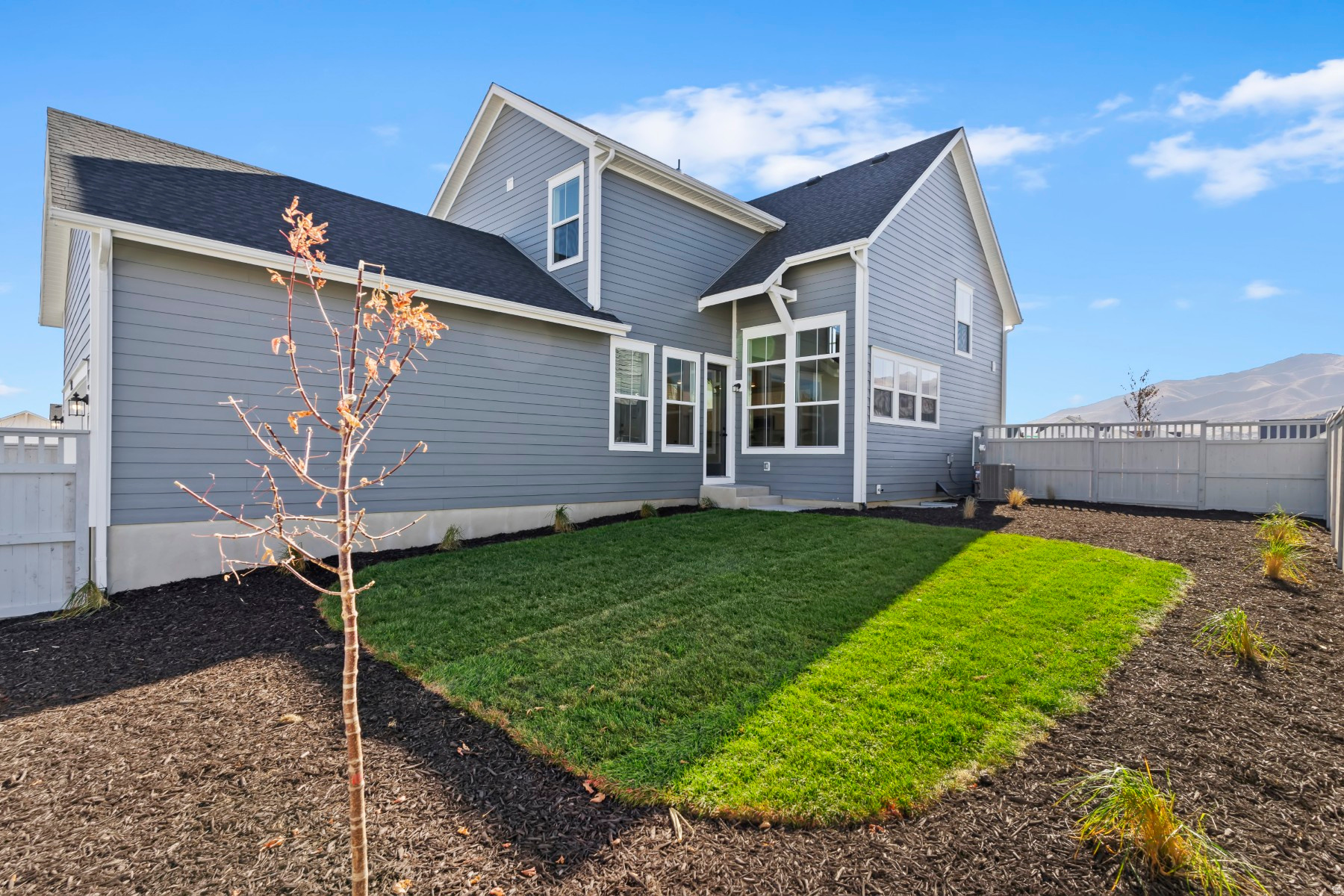 BEACON POINTE - Residential