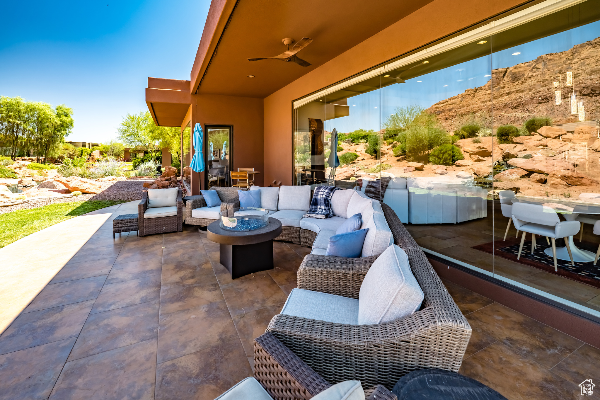 KACHINA SPRINGS EAST AT ENTRADA - Residential
