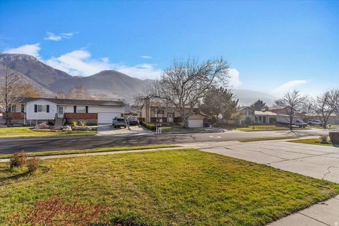 Tiny photo for 488 S 10 W, Farmington, UT 84025 (MLS # 2131342)