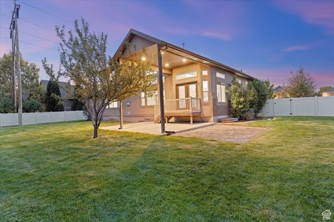 Tiny photo for 796 S ROCK CREEK COR, Layton, UT 84041 (MLS # 2117793)