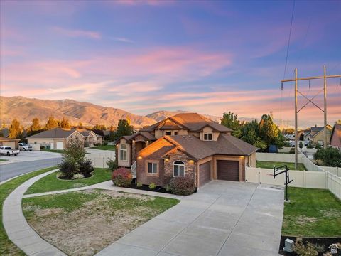 Tiny photo for 796 S ROCK CREEK COR, Layton, UT 84041 (MLS # 2117793)
