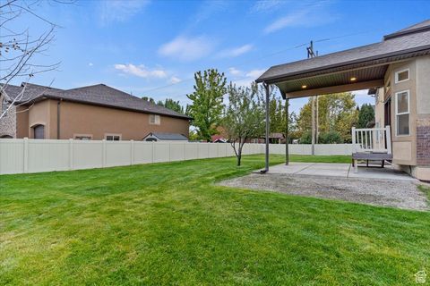 Tiny photo for 796 S ROCK CREEK COR, Layton, UT 84041 (MLS # 2117793)