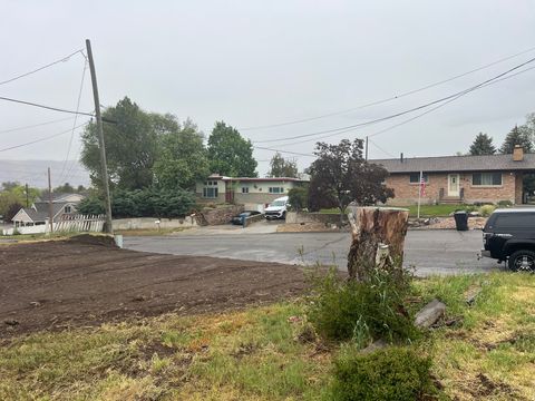 Tiny photo for 556 E 200 S, Payson, UT 84651 (MLS # 2153549)