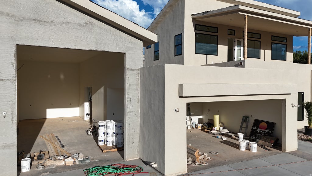 Photo of 979 N 275 CIR E, Hurricane, UT 84737 (MLS # 2184730)