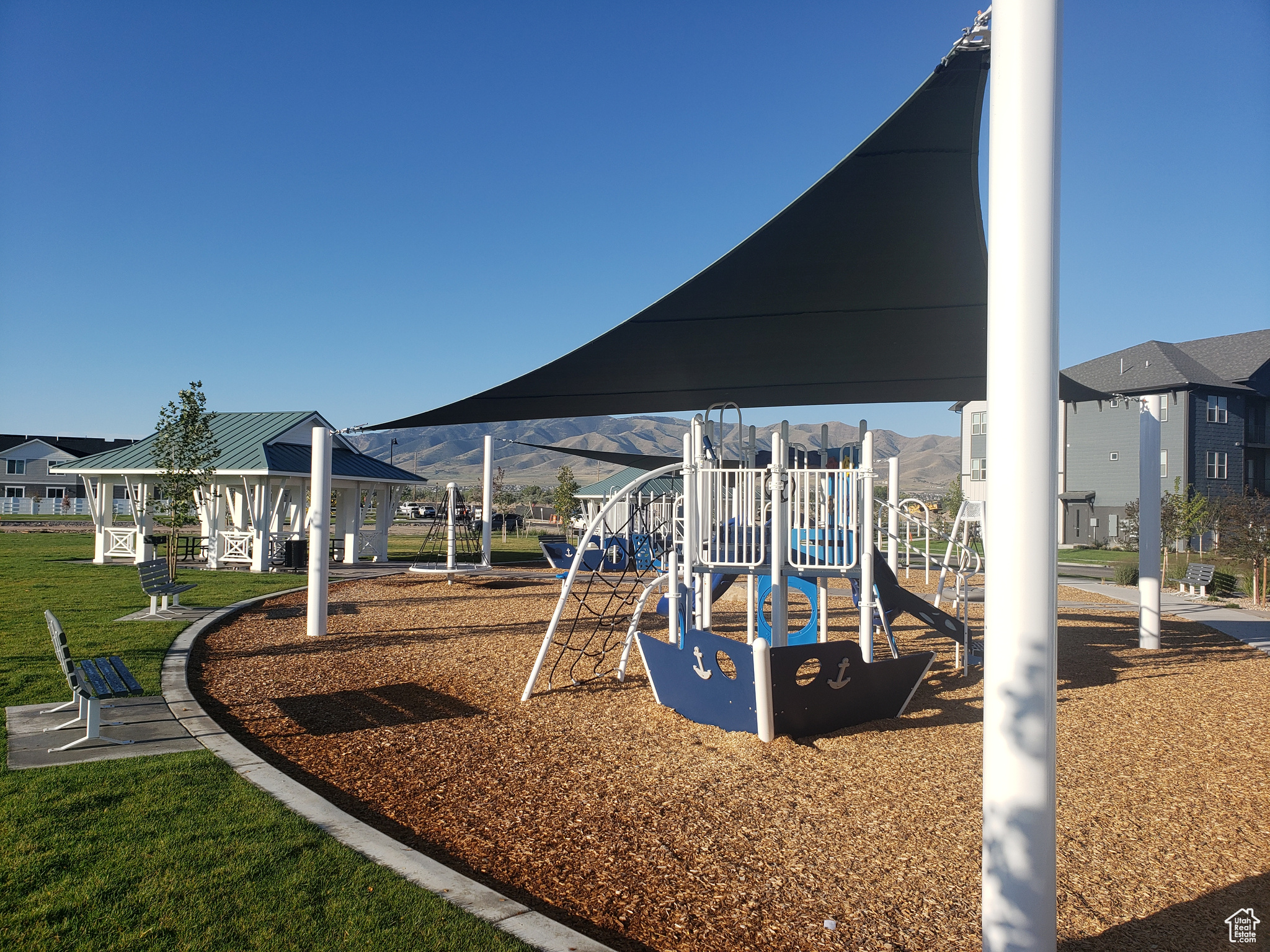 NORTHSHORE - Residential