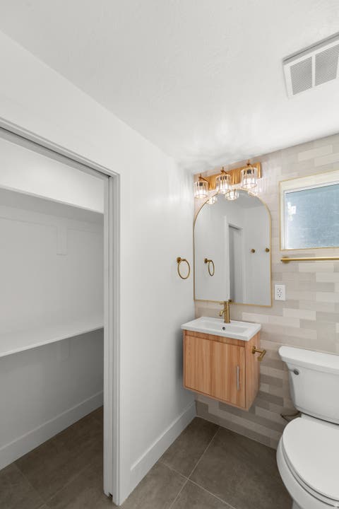 Tiny photo for 2242 E KENSINGTON AVE S, Salt Lake City, UT 84108 (MLS # 2177173)