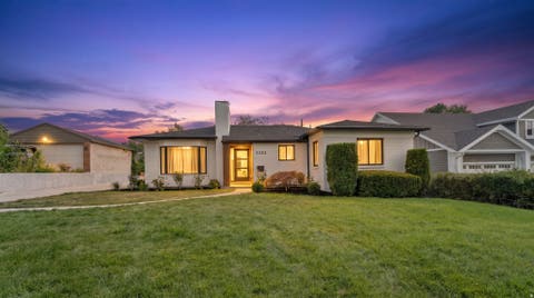 Photo of 2242 E KENSINGTON AVE S, Salt Lake City, UT 84108 (MLS # 2177173)