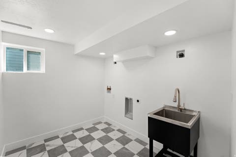 Tiny photo for 2242 E KENSINGTON AVE S, Salt Lake City, UT 84108 (MLS # 2177173)