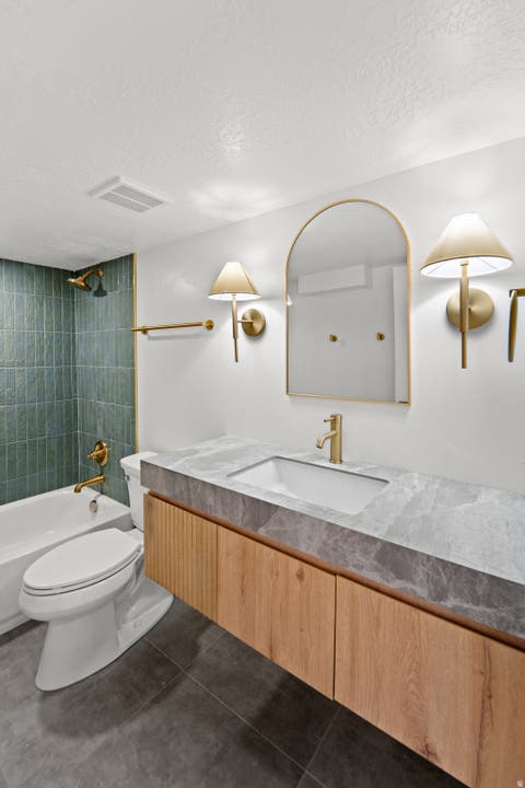 Tiny photo for 2242 E KENSINGTON AVE S, Salt Lake City, UT 84108 (MLS # 2177173)