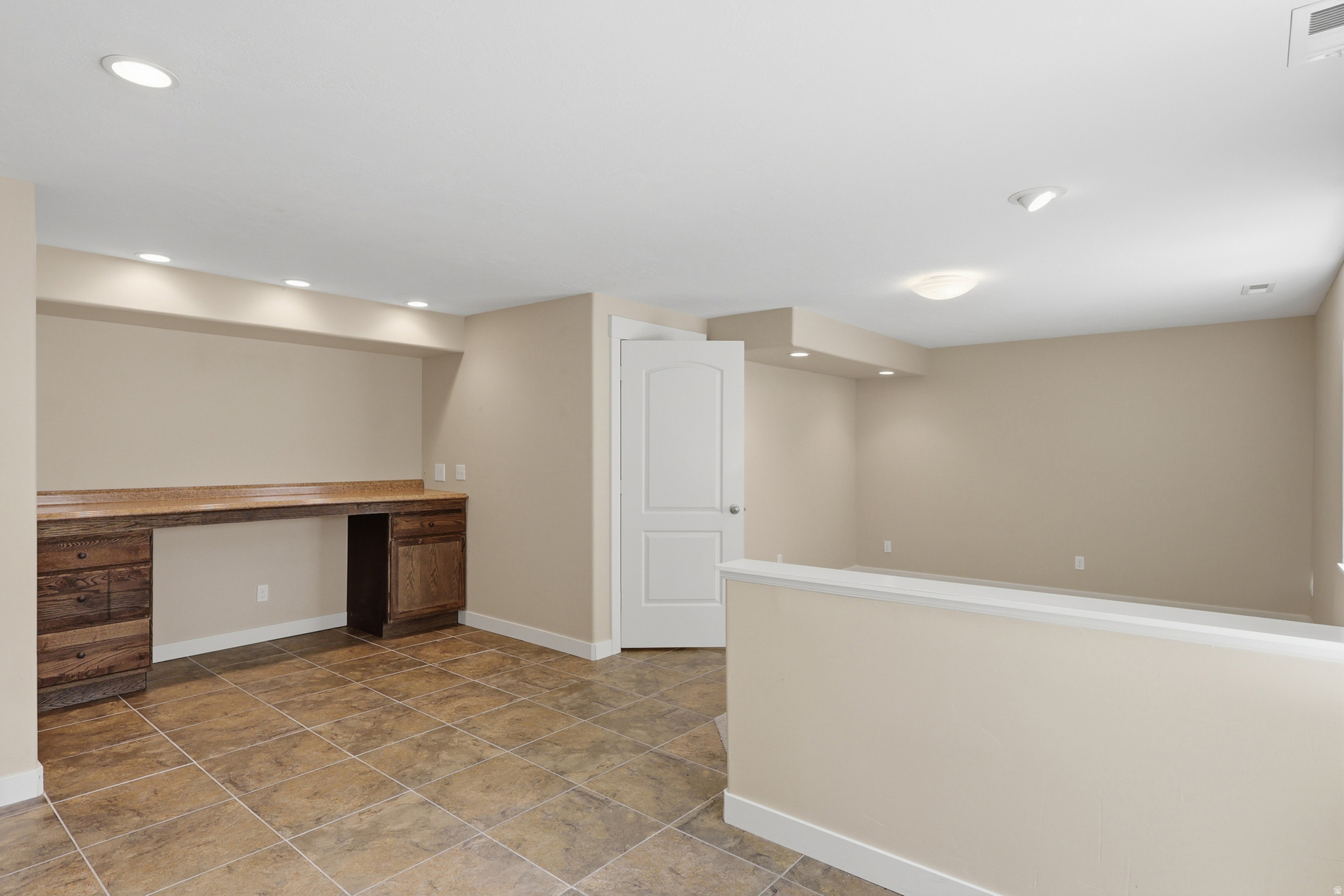 ASPEN POINTE - Residential