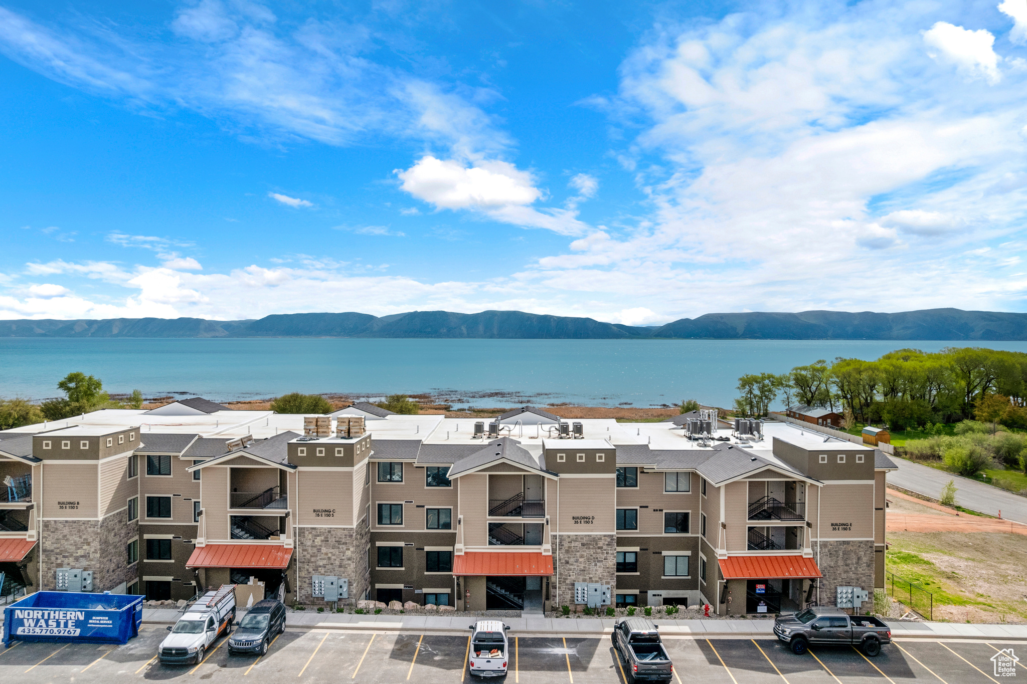 GARDEN CITY LAKE RESIDENCES - Residential