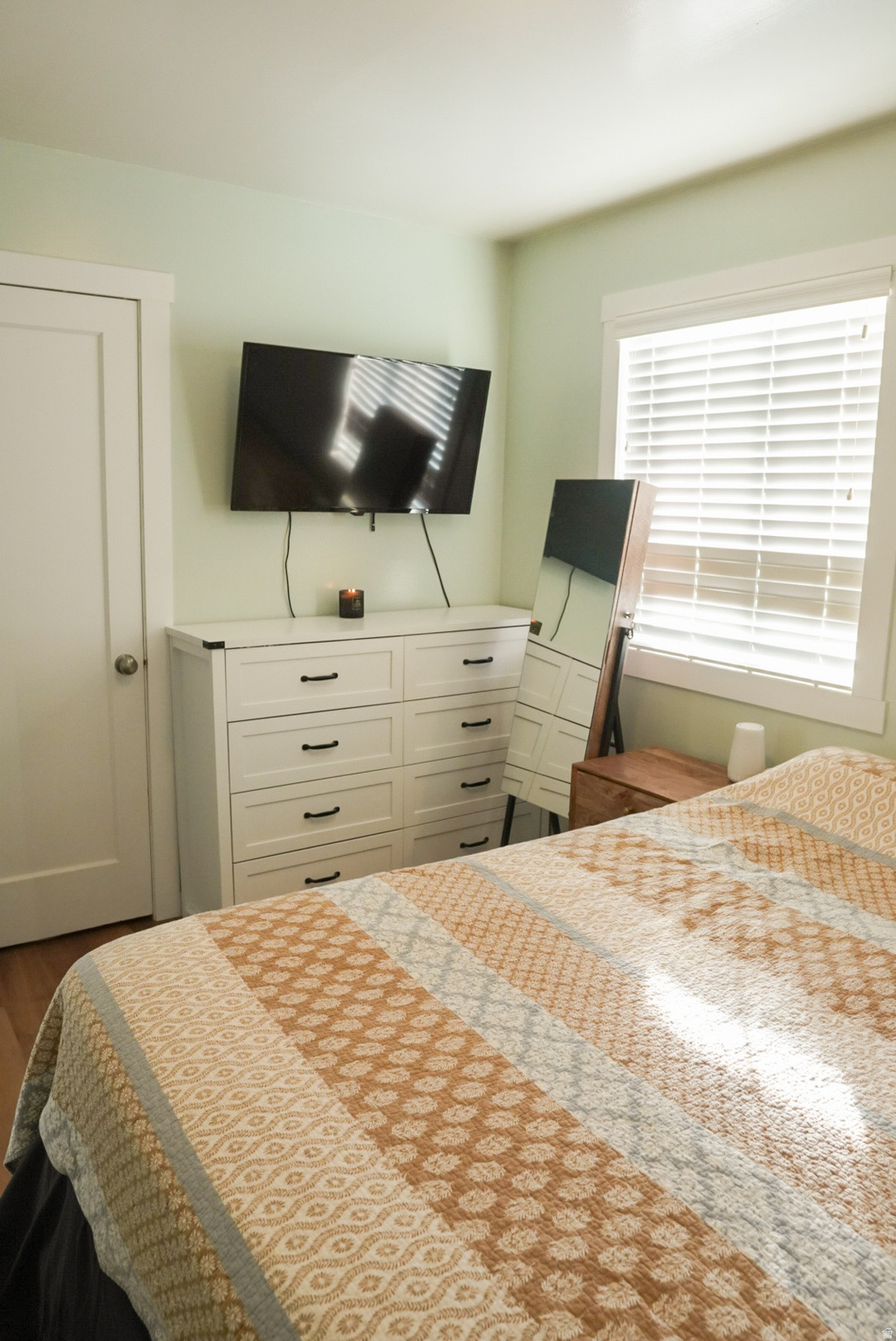 LOVERS DELIGHT - Residential