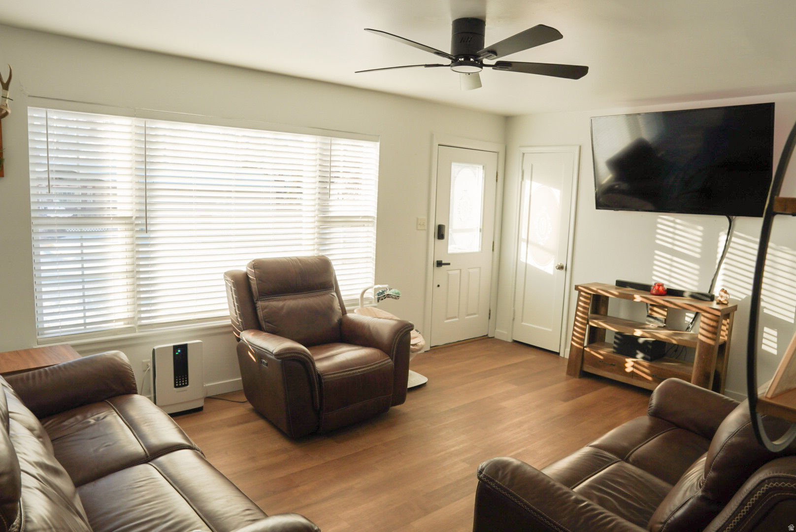 LOVERS DELIGHT - Residential