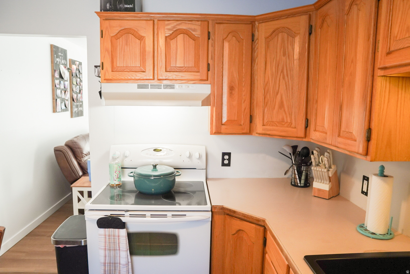 LOVERS DELIGHT - Residential