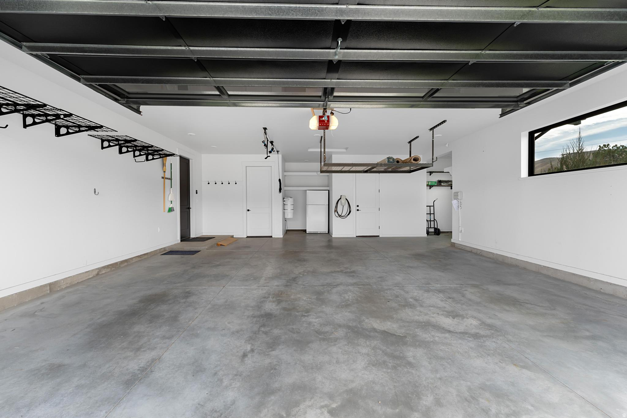 SUMMIT CREEK SUBDIVI - Residential