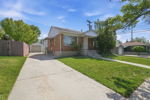 Photo of 918 E MARK AVE S, Salt Lake City, UT 84106 (MLS # 2156802)